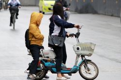 Nhiều trẻ bị thương nặng do tai nạn từ xe đạp điện