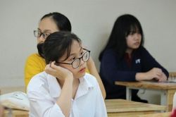 Tỷ lệ 'chọi' nghẹt thở, học sinh Hà Nội dốc sức ôn thi vào lớp 10