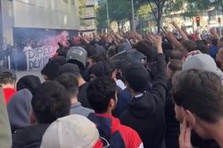 Cổ động viên PSG biểu tình đòi tống cổ Messi khỏi Paris