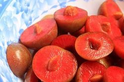 Những người này tuyệt đối không ăn mận kẻo 'rước họa vào thân'