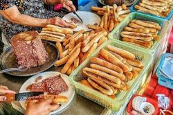 Bánh mì que Hải Phòng - quà bình dân nức lòng thực khách