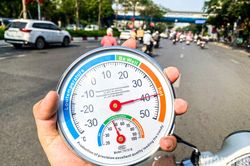 Hà Nội 40 độ C, nắng nóng nhất từ đầu năm