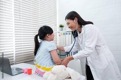 Bác sĩ chỉ cách phòng bệnh cho trẻ mùa nắng nóng