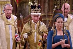 Vua Charles III của Anh chính thức đăng quang tại Tu viện Westminster