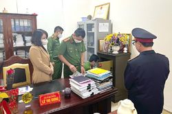 Chánh án huyện nói gì về vụ GĐ TTGDTX lĩnh án 5 năm tù?