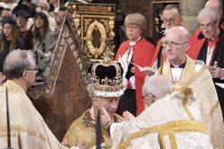 Lễ đăng quang với những nghi thức cổ xưa của Vua Charles III