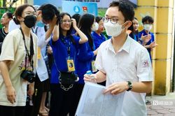 Tuyển sinh vào 10: Thay đổi quan điểm phải học trường công lập