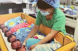 Tri ân những 'nữ anh hùng thầm lặng' ở bệnh viện đầu ngành về chăm sóc sức khỏe bà mẹ, trẻ sơ sinh