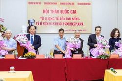Hội thảo khoa học 'Từ lượng tử đến đời sống'