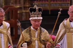 Vua Charles III lên ngôi - Lễ đăng quang lịch sử sau 70 năm trong kỷ nguyên số
