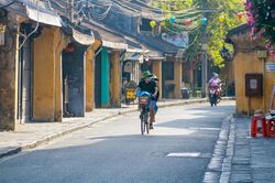 Chủ nhà ở phố cổ Hội An đua nhau rao bán