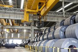 Tiêu thụ thép cuộn cán nóng của Tập đoàn Hòa Phát tăng trở lại