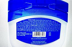 Yêu cầu thu hồi trên toàn quốc lô sản phẩm Vaseline Vitamin E không đạt chất lượng
