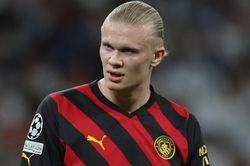 Haaland bị so sánh với Weghorst