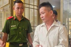 Chồng đâm vợ 6 nhát dao vì không rửa bát