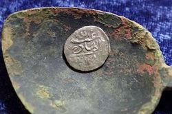 Phát hiện kho tiền cổ được chôn giấu 1.700 năm ở Romania