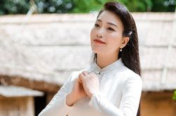 Sao Mai Huyền Trang ra mắt MV 'Nghĩ về Bác'