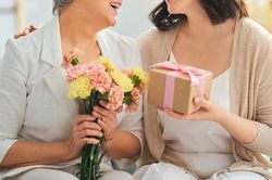 Gợi ý những món được thiết kế riêng để 'chạm' tới tim mẹ dịp Mother's Day