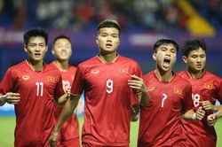 Bóng đá Việt Nam hoàn thành phân nửa mục tiêu
