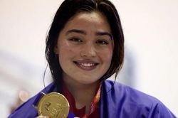 Kình ngư Philippines Teia Isabella Salvino phá kỷ lục của Ánh Viên