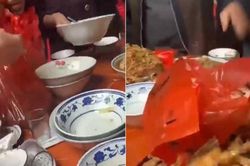 Ngồi cùng mâm cưới với người trung tuổi, chàng trai sốc vì văn hóa lấy phần