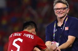 HLV Troussier: 'Đá với Thái Lan, U22 Việt Nam gánh trên vai áp lực không được phép thua'