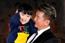 'Đốn tim' trước loạt câu hỏi của quý tử, Đàm Vĩnh Hưng có cách trả lời chứng tỏ là ông bố 'nghiện' con