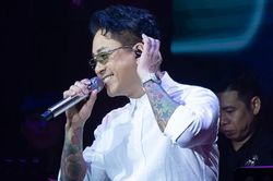 Từng bị chê giọng hát xuống cấp, dân mạng bỗng 'quay xe' khi Tuấn Hưng thể hiện hit của Khắc Việt