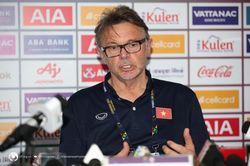HLV Philippe Troussier: Tôi tự hào về tinh thần thi đấu của các cầu thủ