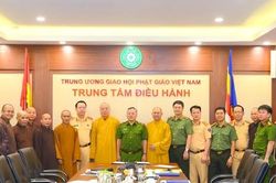 Tăng ni, phật tử tham gia bảo đảm trật tự an toàn giao thông