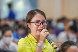 Công nhân Long An nói về tín dụng đen, mạng xã hội 'bẩn' khi tiếp xúc ĐBQH