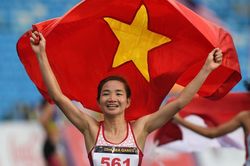 Nguyễn Thị Oanh làm nên lịch sử với Huy chương vàng nội dung chạy 10.000m