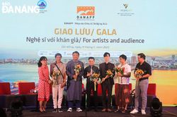 Khán giả Đà Nẵng hào hứng giao lưu với các nghệ sĩ điện ảnh
