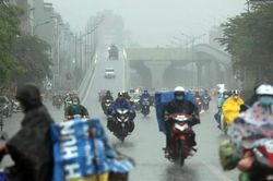 Hà Nội thời tiết mát mẻ, miền Trung đến Nam bộ mưa to