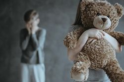 Những chấn thương thời thơ ấu ảnh hưởng đến trẻ như thế nào?