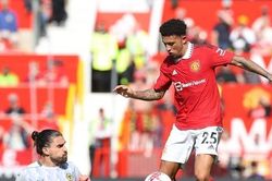 MU bắt kịp Newcastle sau thắng lợi 2-0 trước Wolves