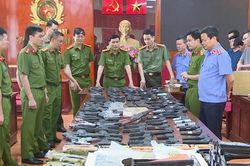 Đề nghị xây dựng Luật sửa đổi, bổ sung một số điều của Luật Quản lý, sử dụng vũ khí, vật liệu nổ và công cụ hỗ trợ