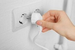 Rút 6 loại phích cắm để tiền điện không tăng gấp đôi