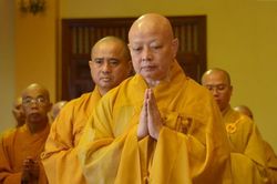 Hòa thượng Thích Lệ Trang thuyết giảng: 'Quy y Tam bảo và thọ trì Năm giới'