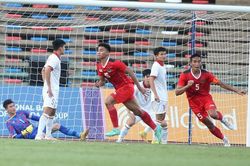 U22 Việt Nam thua U22 Indonesia 2-3 dù đá hơn người ở bán kết SEA Games 32
