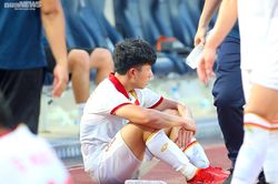 Cổ động viên chê hàng thủ U22 Việt Nam vỡ nát, đòi HLV Troussier từ chức
