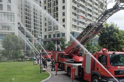 Xử lý tình huống chập điện xảy cháy giả định tại khu dịch vụ tòa nhà cao 30 tầng
