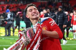 MU muốn tăng lương cho nhà vô địch World Cup