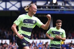 Haaland tỏa sáng giúp Man City hơn Arsenal 4 điểm