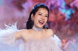 Sân khấu 'See Tình' của team Chi Pu được cư dân mạng xứ tỷ dân khen ngợi hết lời