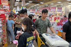 Tiêu điểm: Giảm thuế VAT, một mũi tên trúng 3 đích