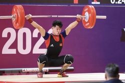 Bất ngờ VĐV cử tạ Việt Nam giành HCV, phá kỷ lục SEA Games