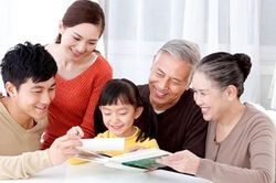 6 lời khuyên dành cho ông bà đang chăm cháu