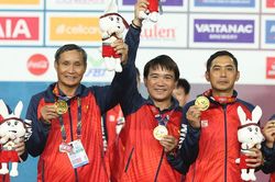 HLV Mai Đức Chung: 'Ý chí tuyệt vời giúp tuyển nữ Việt Nam lên ngôi'