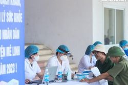 Hà Nội: Hơn 400 y, bác sĩ giỏi khám sức khỏe miễn phí cho người dân
